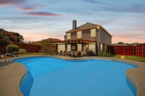 5BD Vacation Retreat - Pool Patio Cinema